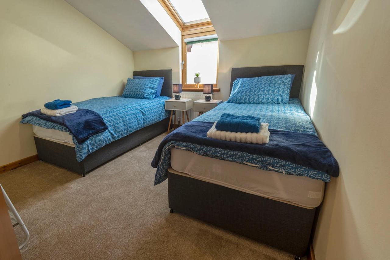 Stylish 2 Bedroom - 2 Miles Inverness City Centre Pokoj fotografie
